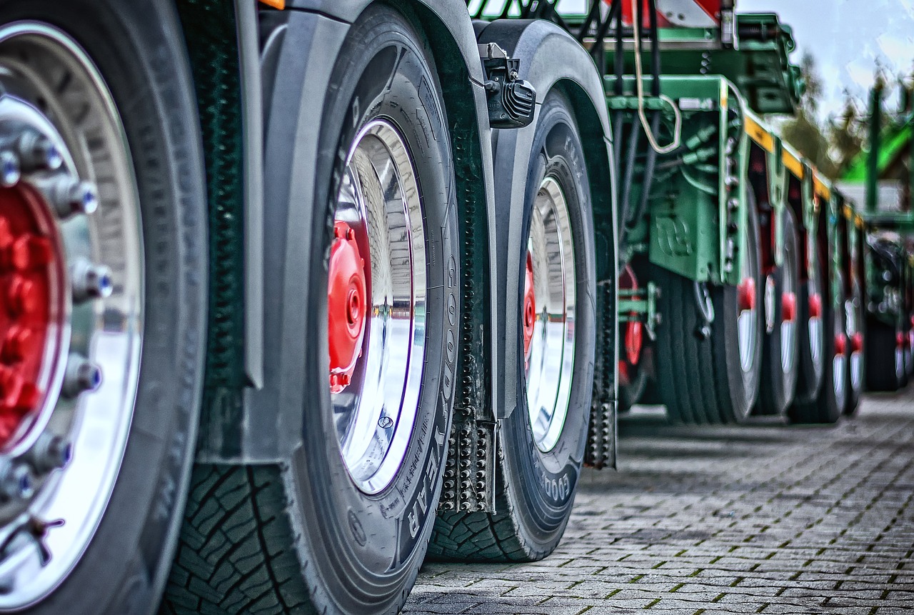 Usługi przewozowe maszyn rolniczych – profesjonalne usługi transportowe maszyn